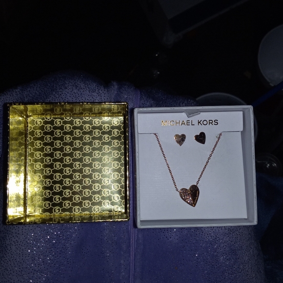 Michael Kors Heart Necklace and Earrings Set. Necklace is 1/2 Diamonds 1/2 Gold! - Picture 4 of 4